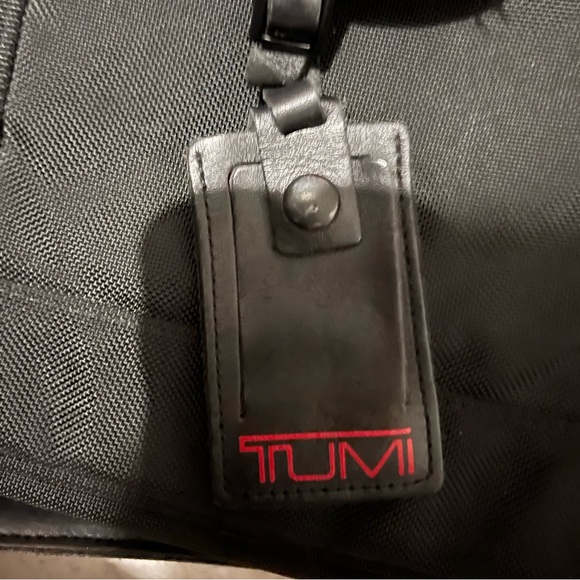 Tumi Nylon 21" Expandable Carry On Weekender Duffle Bag - Picture 4 of 10